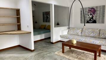 1 bedroom, desk, bed sheets