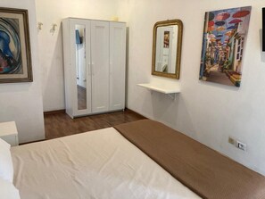 1 camera, Wi-Fi gratuito, lenzuola