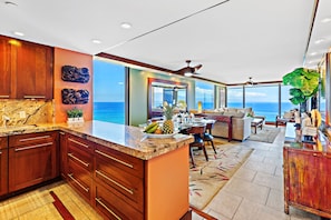 Interior - Luxury Oceanfront Corner Villa with Panoramic View (Lahaina)