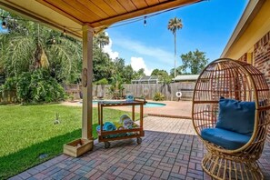 Terrace/patio - Gone Coastal Jax Beach Oasis | Team Joseph Ellen (Jacksonville Beach)