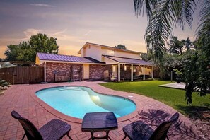Pool - Gone Coastal Jax Beach Oasis | Team Joseph Ellen (Jacksonville Beach)