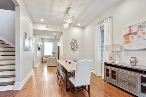 Experience New Orleans! 5Bd Rooms 3.5 Bathrooms, Centrally Located