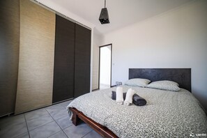 4 Schlafzimmer, Bügeleisen/Bügelbrett, kostenloses WLAN, Bettwäsche