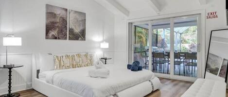 10 bedrooms, desk, iron/ironing board, travel crib