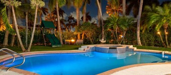 Beach Home 4300 SF Heated Pool , Walk to Beach