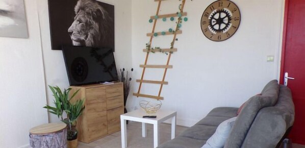 商務公寓, 簡易廚房, 公園景觀 | 起居區 | 120-公分LED 液晶電視、數位頻道、電視