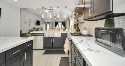 Houston Home Sleeps 10 | Near NRG & Medical Center