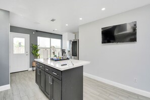 Interior - Cozy Home w/ surrond sound. TV in every room 15 minutes to downtown (Houston)