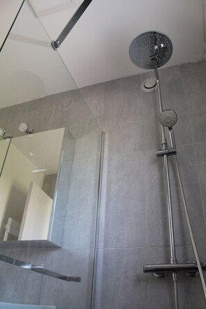 Shower, hair dryer - Peaceful house with garden 3 minutes from the beach (Combrit)