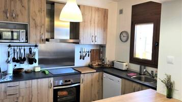 Réfrigérateur, micro-ondes, four, lave-vaisselle