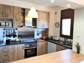 Réfrigérateur, micro-ondes, four, lave-vaisselle