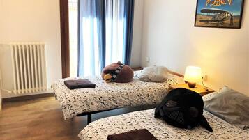 4 bedrooms, iron/ironing board