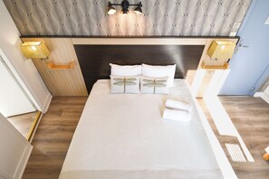 Quarto família | Roupas de cama premium, camas Tempur-Pedic, individualmente decorados