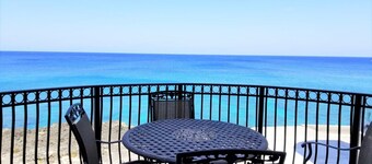 Stunning Oceanfront View/Spacious Condo--beside FIN, near Beach & Town 