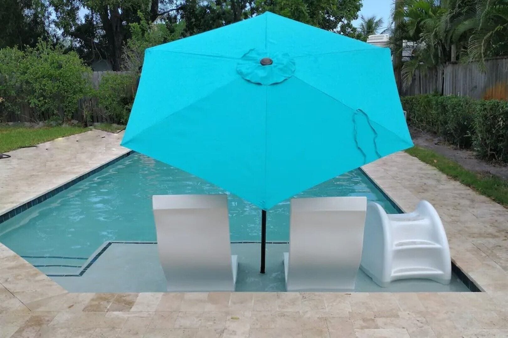 1mi to Beach 2 Suite 4bd/3bth Home with Pool &Spa