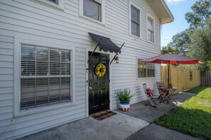 Exterior - 🔥ROMANTIC COUPLES GETAWAY PRIVATE FIRE PIT🔥 (Tampa)