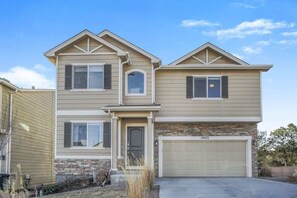 Exterior - Lindenmere Estate! Chic Villa w Game Loft & BBQ (Monument)