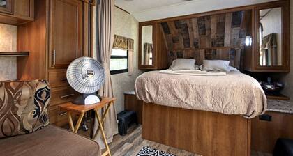Camping in Nature with modern Amenities