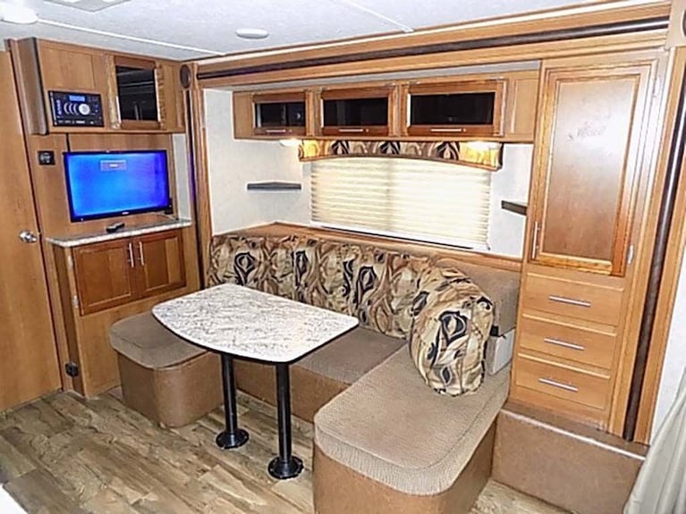 Camping In Nature With Modern Amenities - Gainesville, FL