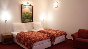 Twin Room | Hypo-allergenic bedding, in-room safe, individually decorated