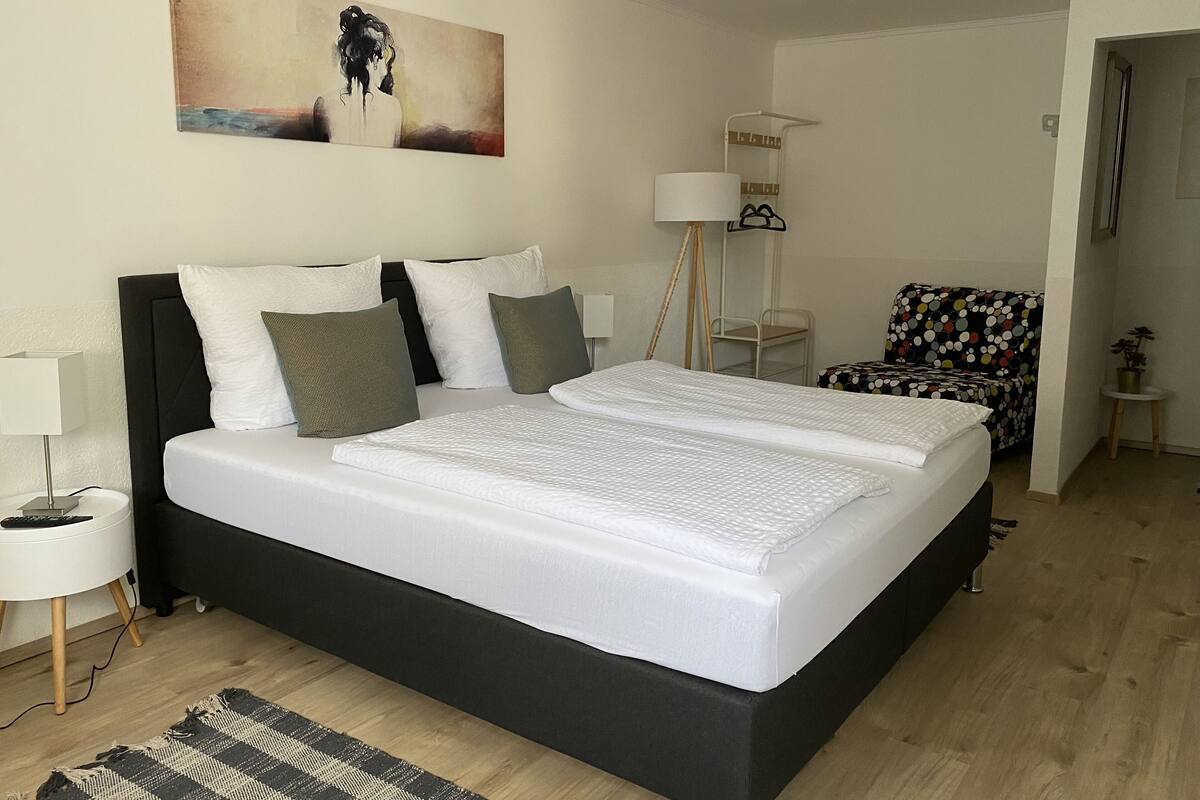 Suite estudio urbana, 1 habitación | Ropa de cama hipoalergénica, escritorio, wifi gratis y ropa de cama