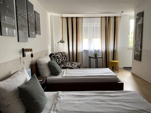 Estudio urbano, 1 habitación | Ropa de cama hipoalergénica, escritorio, wifi gratis y ropa de cama