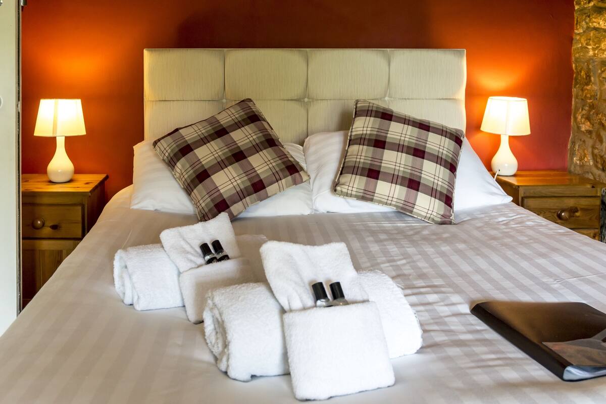 Deluxe Double Room | Travel cot, free WiFi, bed sheets