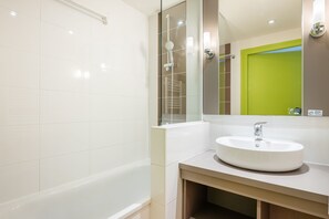Towels - Les Ondines - Two Bedroom Apartment, Sleeps 4 (Courseulles-sur-Mer)