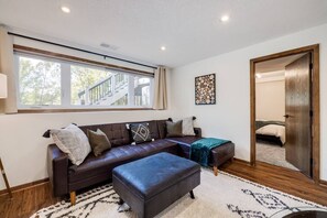 TV, fireplace, offices