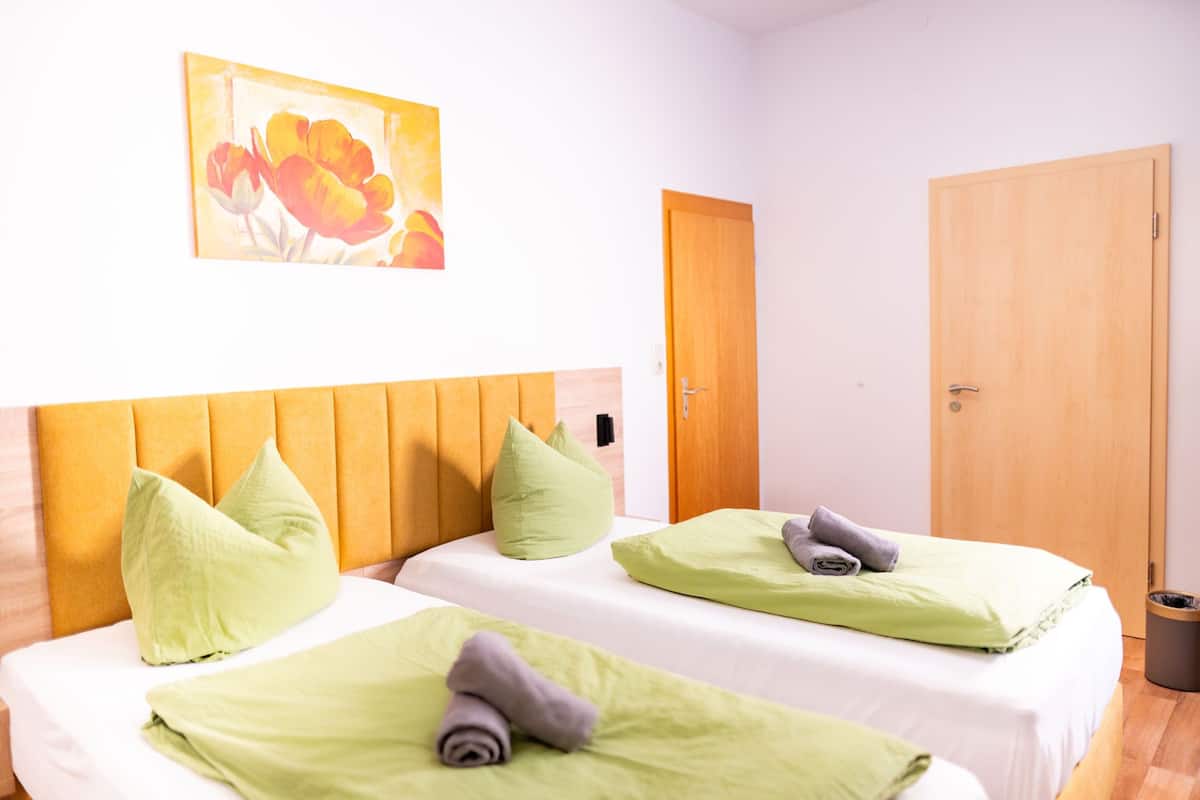 Chambres insonorisées, Wi-Fi gratuit, draps fournis