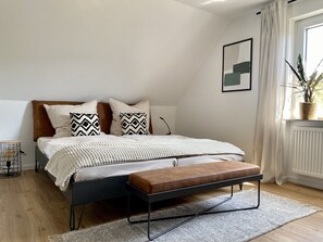 1 soverom, skrivebord, strykejern/-brett og wi-fi (inkludert)