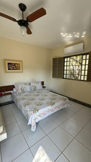 Minibar, wifi gratis y ropa de cama 