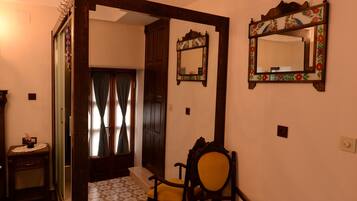 Deluxe Triple Room | Free WiFi, bed sheets