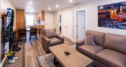 Excellent location for skiing! Brand new, comfy 2BR apartment