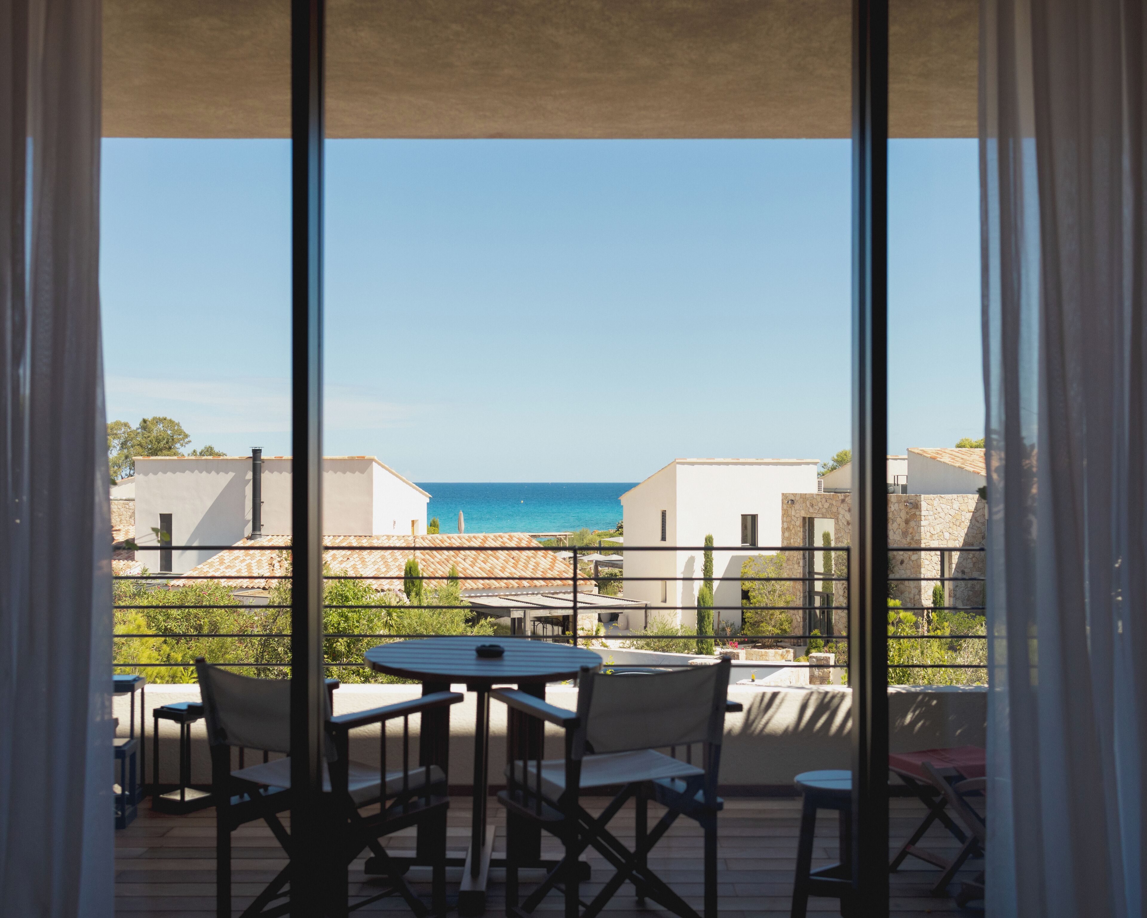 Suite Confort | Egyptian cotton sheets, premium bedding, minibar, in-room safe