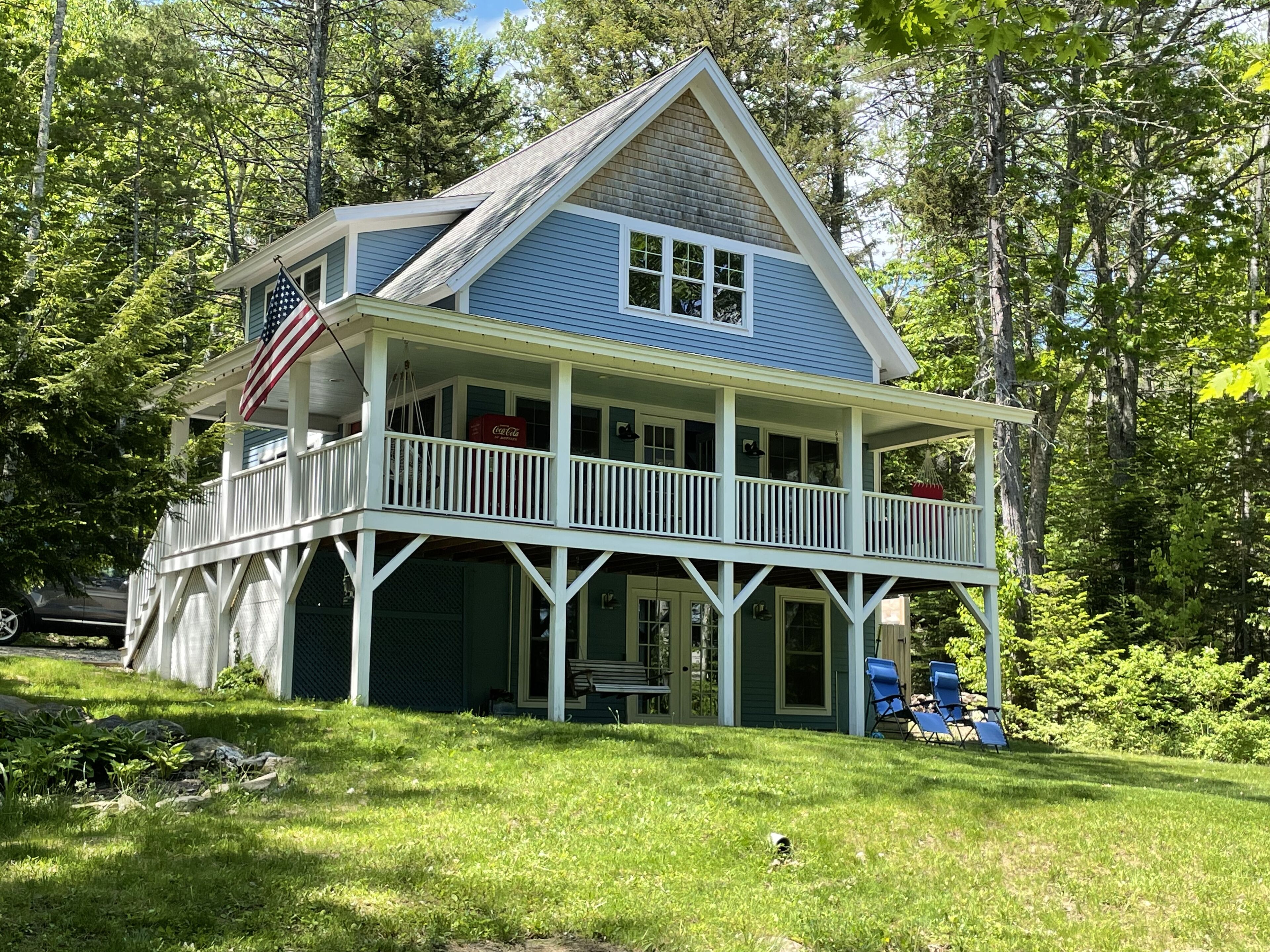 Idyllic Post & Beam Cottage On Quiet Fresh Water Lake