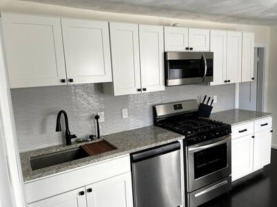 Modern Two Bedroom Condo - Near Boston