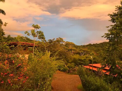 VILLA OPUS PLEASURES TROPICAL OJOCHAL COSTA RICA