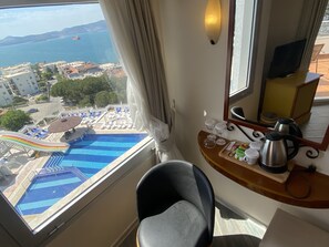 Basic Room | Minibar, in-room safe, free WiFi, bed sheets