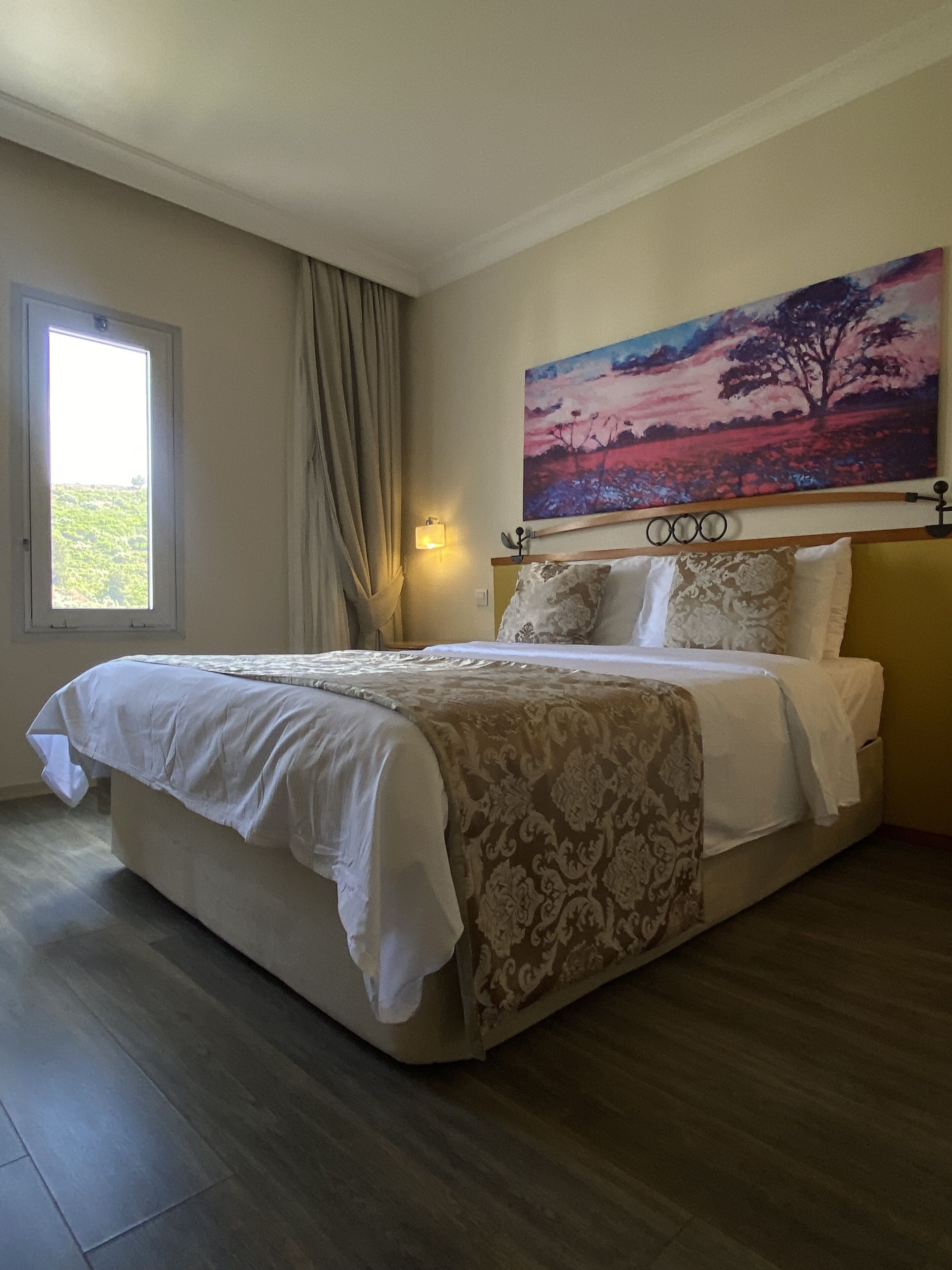 basic triple room | minibar, in-room safe, free wifi, bed sheets