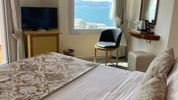 Basic Room | Minibar, in-room safe, free WiFi, bed sheets