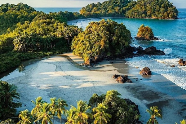 Beach nearby, beach shuttle