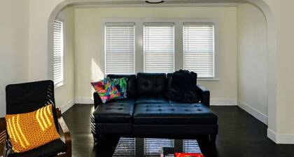 Modern Three Bedroom Condo - Near Boston