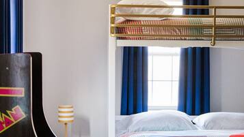 4 bedrooms, free WiFi, bed sheets