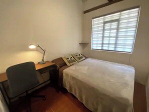 2 bedrooms, desk, free WiFi, bed sheets - Amazing 2-bedroom cottage in Milpe cloud forest. (San Miguel de Los Bancos)