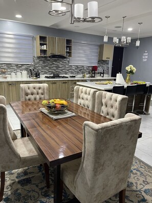 Dining - Quiet luxury 2 bedroom house with Pool (Abeokuta)