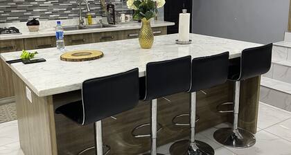 Quiet luxury 2 bedroom house with Pool