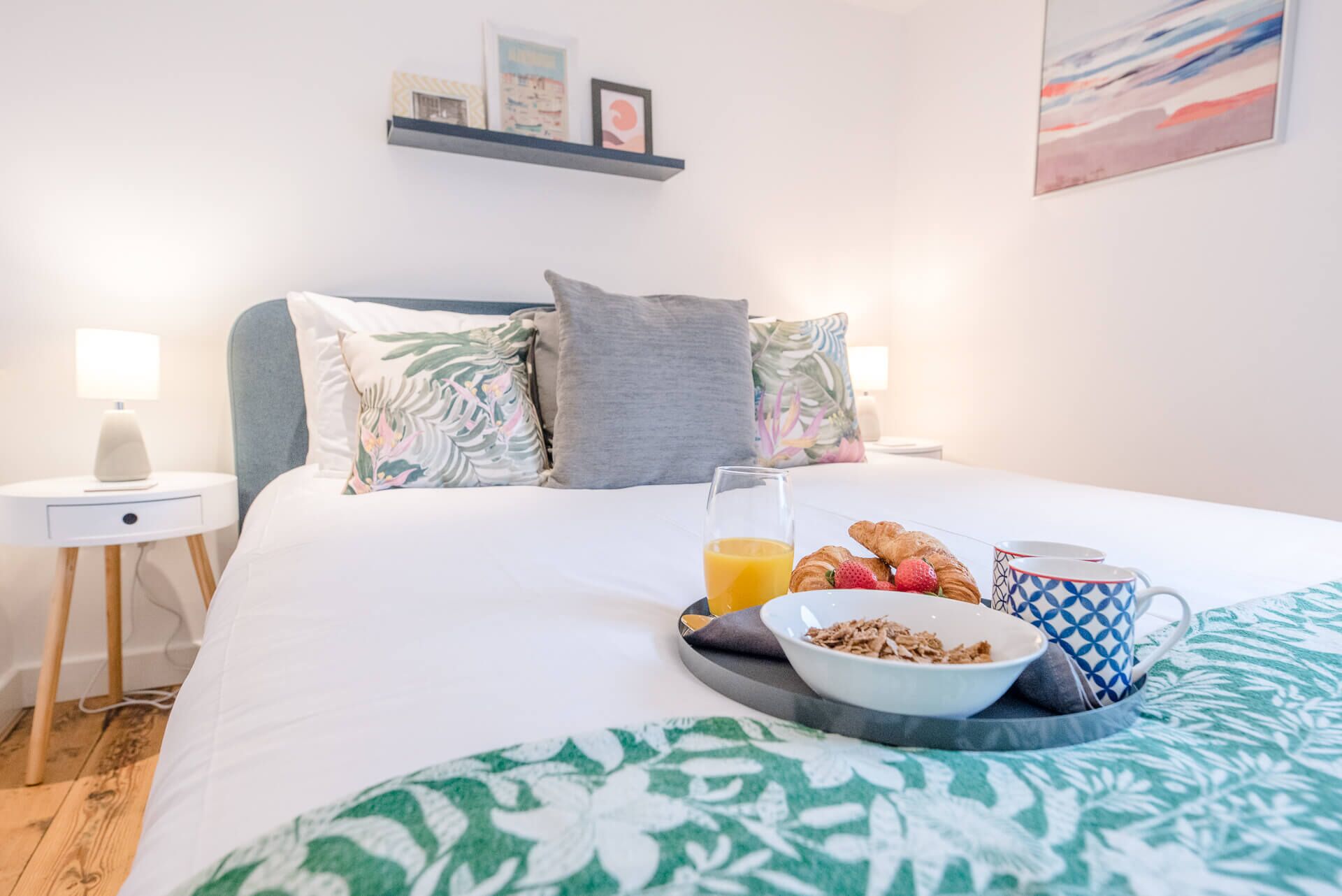 2 bedrooms, desk, laptop workspace, blackout curtains