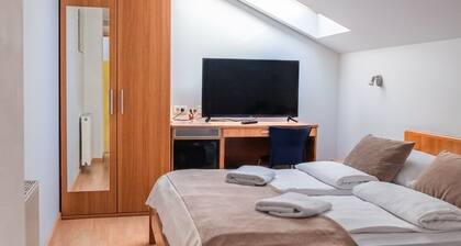 Romantic attic 1/2 room