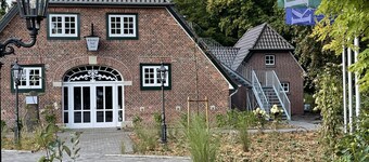 Charming 1-room apartment for 1-2 persons in Bad Zwischenahn. The approx. 25 mÂČ, stylishly furnished 1-room apartment for 1-2 persons is located on the Klosterhof Aue in the heart of Bad Zwischenahn.